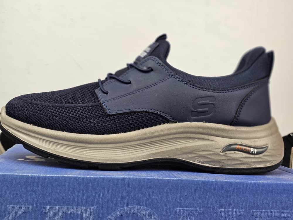 SKETCHERS GO WALK